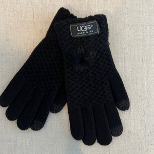 UGG gloves black with fur Pom Pom